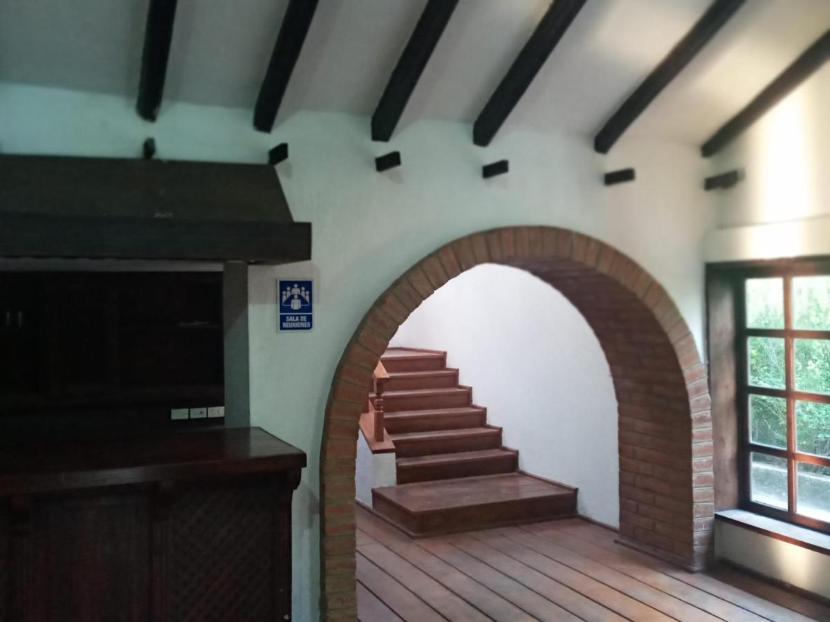 Вилла Quinta Los Eucaliptos Кито Экстерьер фото