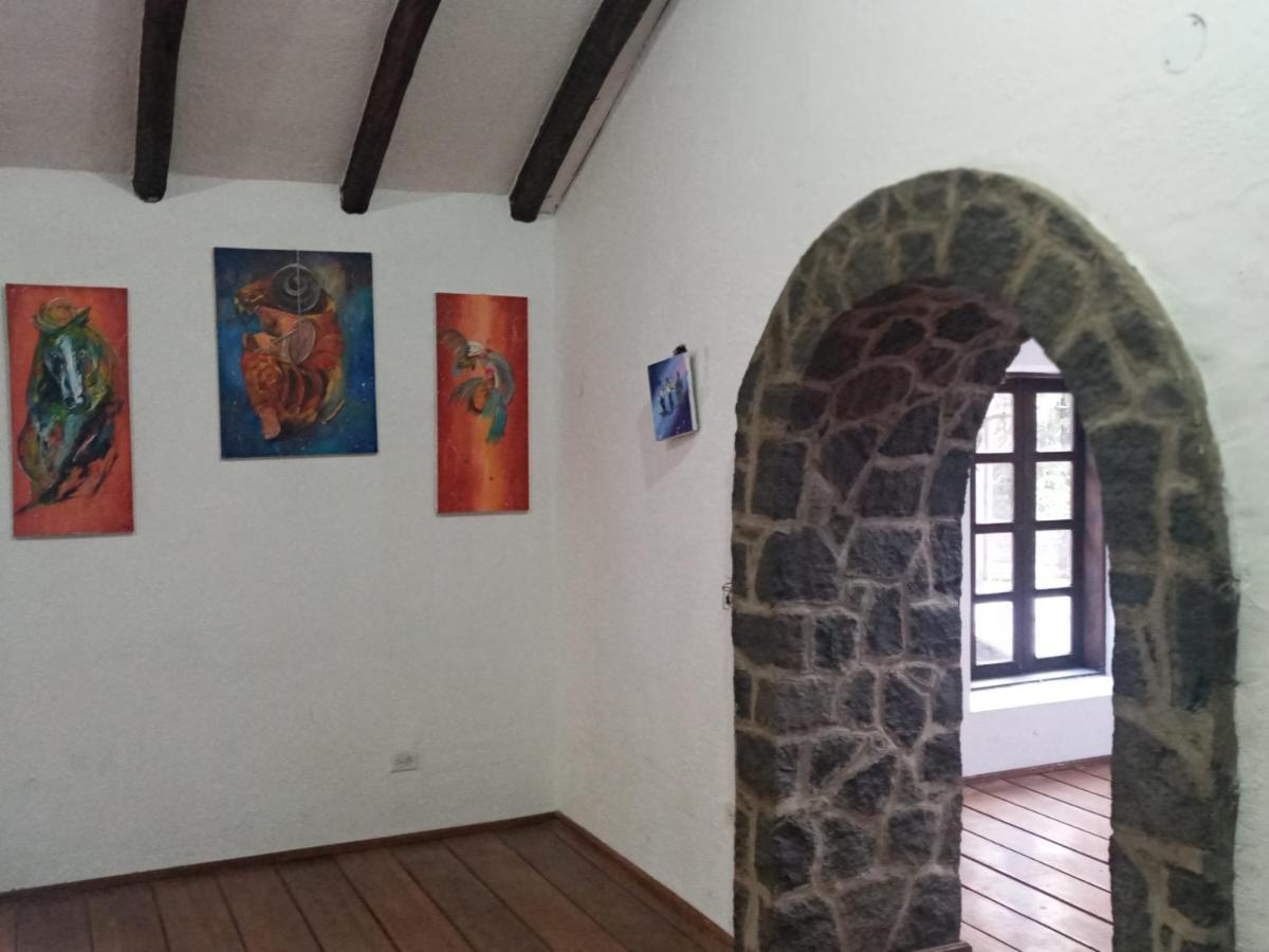 Вилла Quinta Los Eucaliptos Кито Экстерьер фото