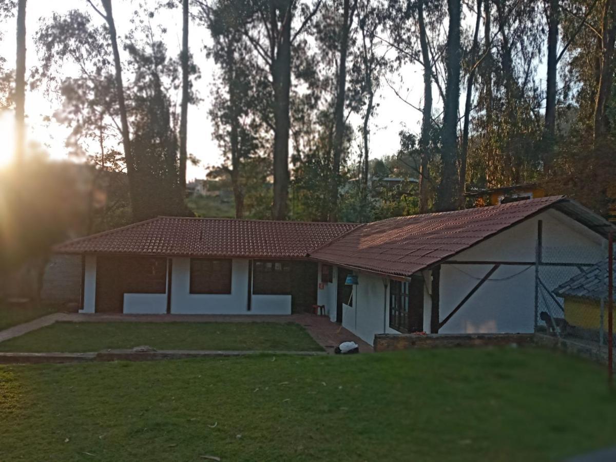 Вилла Quinta Los Eucaliptos Кито Экстерьер фото